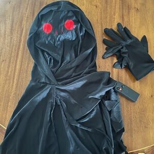 Spirit Black Hooded Costume with Red Eyes
